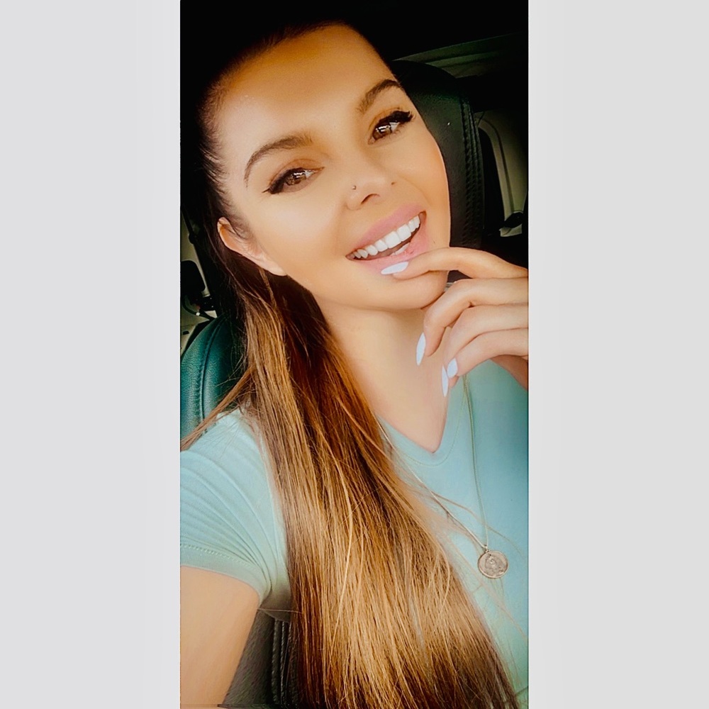 Meet your Posher, Leilani